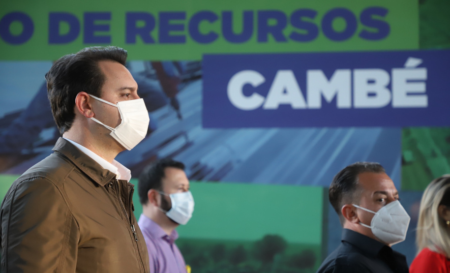 O Governo do Estado destinou R$ 3,1 milhões para ampliar o atendimento à saúde e melhorar a infraestrutura urbana de Cambé, na Região Norte. O anúncio foi feito pelo governador Carlos Massa Ratinho Junior nesta quinta-feira (13) em agenda na cidade.  -  Cambé, 13/05/2021  -  Foto: Ari Dias/AEN