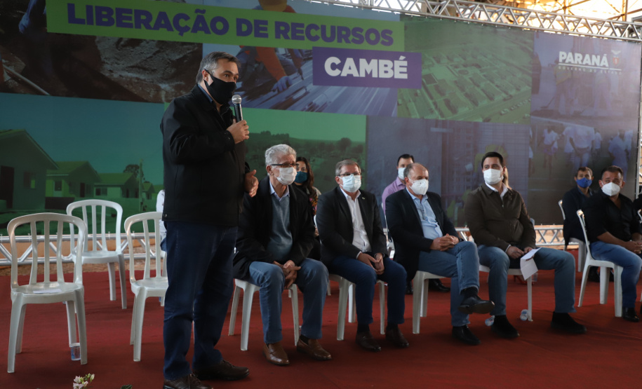 O Governo do Estado destinou R$ 3,1 milhões para ampliar o atendimento à saúde e melhorar a infraestrutura urbana de Cambé, na Região Norte. O anúncio foi feito pelo governador Carlos Massa Ratinho Junior nesta quinta-feira (13) em agenda na cidade.  -  Cambé, 13/05/2021  -  Foto: Ari Dias/AEN