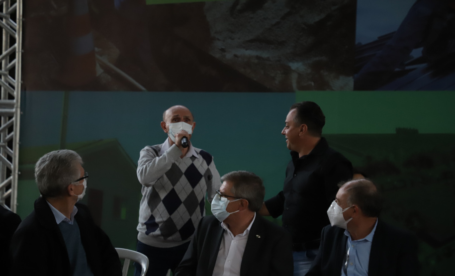 O Governo do Estado destinou R$ 3,1 milhões para ampliar o atendimento à saúde e melhorar a infraestrutura urbana de Cambé, na Região Norte. O anúncio foi feito pelo governador Carlos Massa Ratinho Junior nesta quinta-feira (13) em agenda na cidade.  -  Cambé, 13/05/2021  -  Foto: Ari Dias/AEN