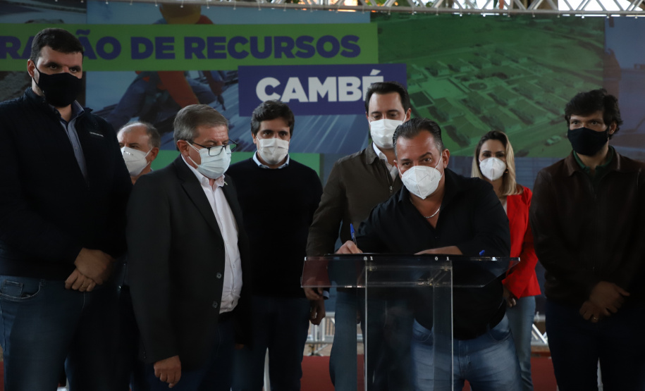 O município de Cambé, no Norte do Estado, vai receber 434 novas casas. O anúncio foi feito pelo governador Carlos Massa Ratinho Junior nesta quinta-feira (13) no mesmo evento que liberou R$ 3 milhões para o município. - Cambé, 13/05/2021  -  foto: Ari Dias/AEN