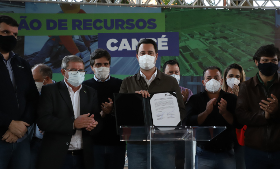 O município de Cambé, no Norte do Estado, vai receber 434 novas casas. O anúncio foi feito pelo governador Carlos Massa Ratinho Junior nesta quinta-feira (13) no mesmo evento que liberou R$ 3 milhões para o município. - Cambé, 13/05/2021  -  foto: Ari Dias/AEN