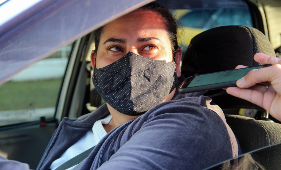 13-05-2021 Blitz educativa em alusão ao Maio Amarelo. Curitiba, 13 de maio de 2021. Blitz educativa em alusão ao Maio Amarelo. Foto: entrevista com a Sra. Cleonice Candido Pereira.
