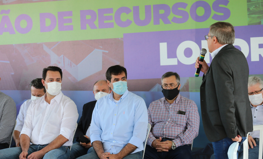 O governador Carlos Massa Ratinho Junior libera novos recursos para Londrina nesta sexta-feira (14), além de visitar as obras de construção da Cidade Industrial, que conta com investimento do Estado. Entre as iniciativas está a construção de um Condomínio do Idoso no município, dentro do programa Viver Mais Paraná.   14/05/2021 - Foto: Geraldo Bubniak/AEN