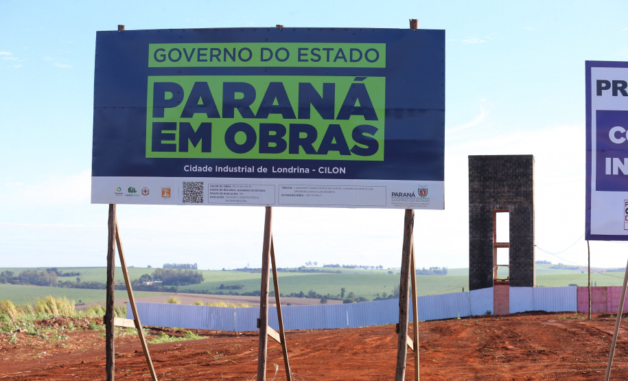 CILON O governador Carlos Massa Ratinho Junior libera novos recursos para Londrina nesta sexta-feira (14), além de visitar as obras de construção da Cidade Industrial, que conta com investimento do Estado. Entre as iniciativas está a construção de um Condomínio do Idoso no município, dentro do programa Viver Mais Paraná. 14/05/2021 - Foto: Geraldo Bubniak/AEN