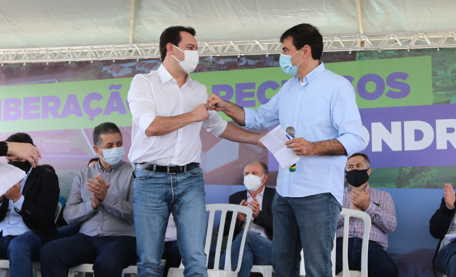 CILON O governador Carlos Massa Ratinho Junior libera novos recursos para Londrina nesta sexta-feira (14), além de visitar as obras de construção da Cidade Industrial, que conta com investimento do Estado. Entre as iniciativas está a construção de um Condomínio do Idoso no município, dentro do programa Viver Mais Paraná. 14/05/2021 - Foto: Geraldo Bubniak/AEN