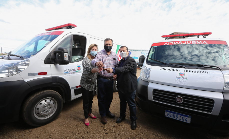 CILON O governador Carlos Massa Ratinho Junior libera novos recursos para Londrina nesta sexta-feira (14), além de visitar as obras de construção da Cidade Industrial, que conta com investimento do Estado. Entre as iniciativas está a construção de um Condomínio do Idoso no município, dentro do programa Viver Mais Paraná. 14/05/2021 - Foto: Geraldo Bubniak/AEN