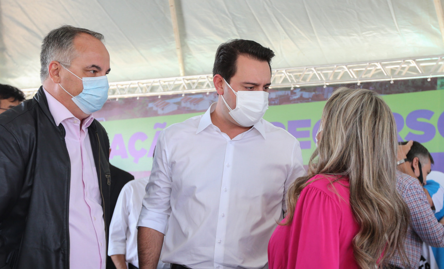 CILON O governador Carlos Massa Ratinho Junior libera novos recursos para Londrina nesta sexta-feira (14), além de visitar as obras de construção da Cidade Industrial, que conta com investimento do Estado. Entre as iniciativas está a construção de um Condomínio do Idoso no município, dentro do programa Viver Mais Paraná. 14/05/2021 - Foto: Geraldo Bubniak/AEN