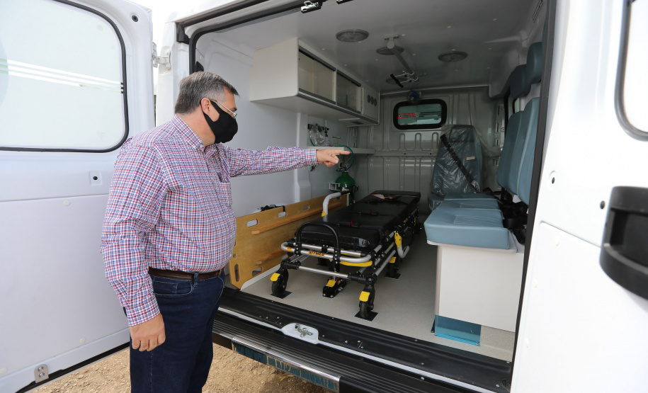 CILON O governador Carlos Massa Ratinho Junior libera novos recursos para Londrina nesta sexta-feira (14), além de visitar as obras de construção da Cidade Industrial, que conta com investimento do Estado. Entre as iniciativas está a construção de um Condomínio do Idoso no município, dentro do programa Viver Mais Paraná. 14/05/2021 - Foto: Geraldo Bubniak/AEN