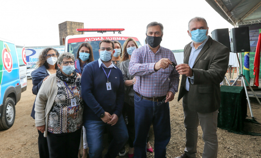 CILON O governador Carlos Massa Ratinho Junior libera novos recursos para Londrina nesta sexta-feira (14), além de visitar as obras de construção da Cidade Industrial, que conta com investimento do Estado. Entre as iniciativas está a construção de um Condomínio do Idoso no município, dentro do programa Viver Mais Paraná. 14/05/2021 - Foto: Geraldo Bubniak/AEN