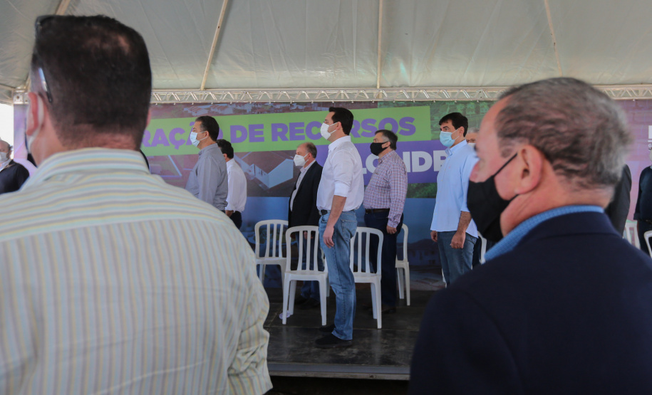 CILON O governador Carlos Massa Ratinho Junior libera novos recursos para Londrina nesta sexta-feira (14), além de visitar as obras de construção da Cidade Industrial, que conta com investimento do Estado. Entre as iniciativas está a construção de um Condomínio do Idoso no município, dentro do programa Viver Mais Paraná. 14/05/2021 - Foto: Geraldo Bubniak/AEN
