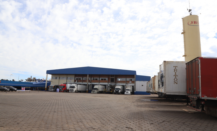 Governador Carlos Massa Ratinho Junior durante visita a JBS  -  Foto: Ari Dias/AEN