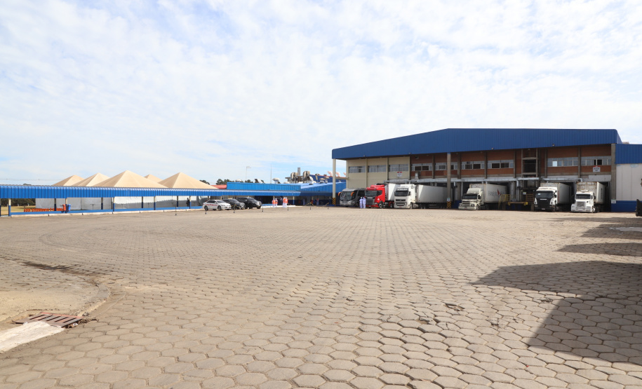 Governador Carlos Massa Ratinho Junior durante visita a JBS  -  Foto: Ari Dias/AEN