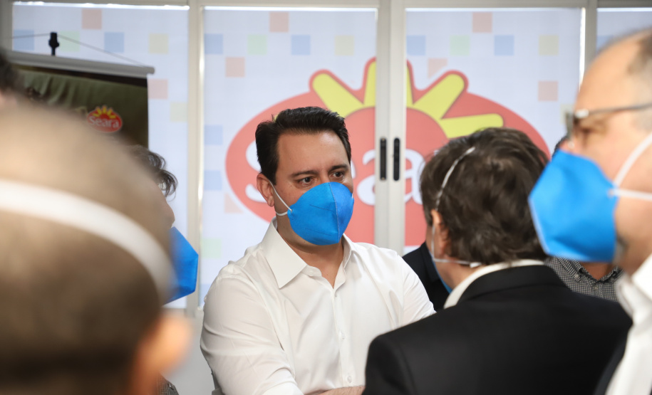 Governador Carlos Massa Ratinho Junior durante visita a JBS  -  Foto: Ari Dias/AEN