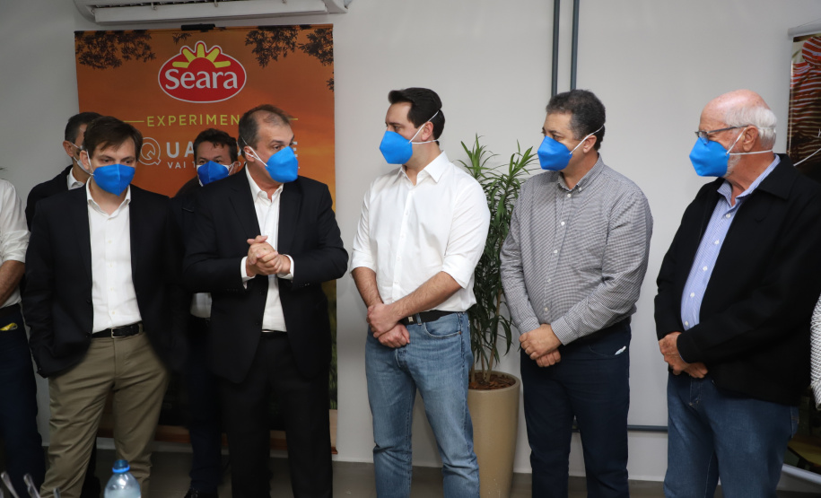 Governador Carlos Massa Ratinho Junior durante visita a JBS  -  Foto: Ari Dias/AEN