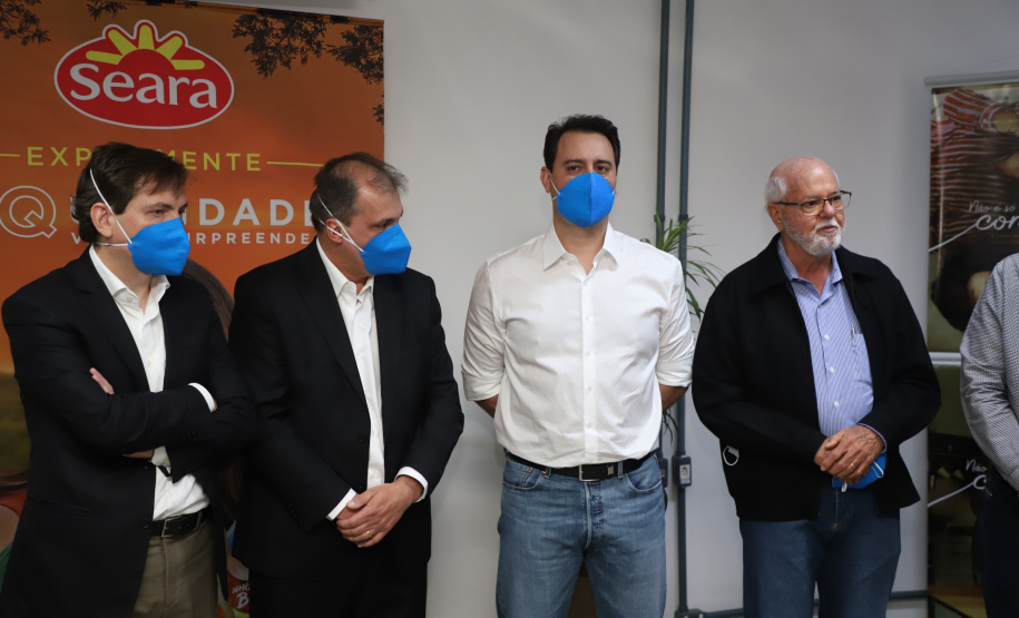 Governador Carlos Massa Ratinho Junior durante visita a JBS  -  Foto: Ari Dias/AEN