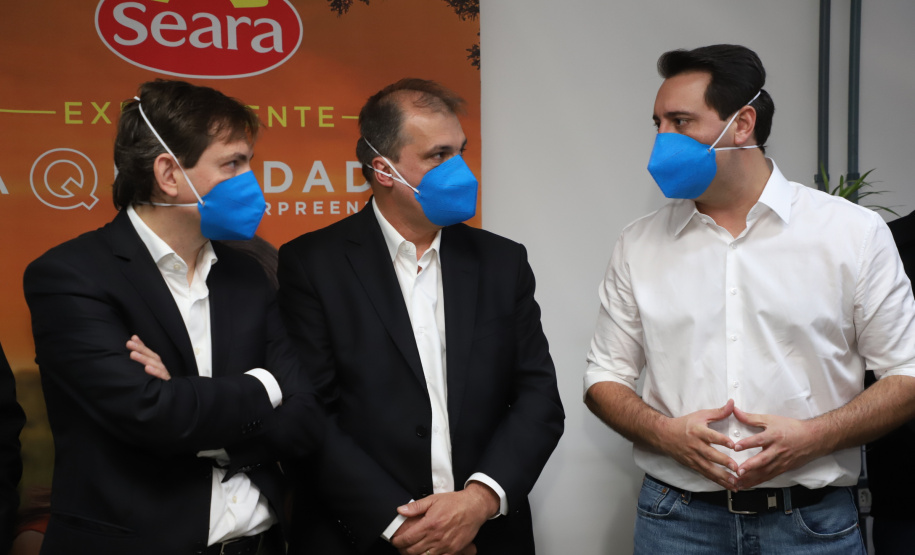 Governador Carlos Massa Ratinho Junior durante visita a JBS  -  Foto: Ari Dias/AEN