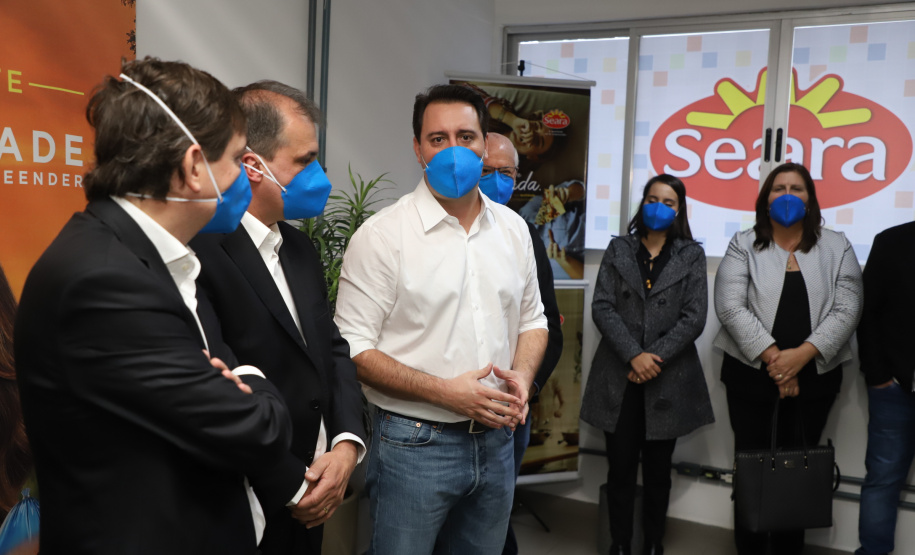 Governador Carlos Massa Ratinho Junior durante visita a JBS  -  Foto: Ari Dias/AEN