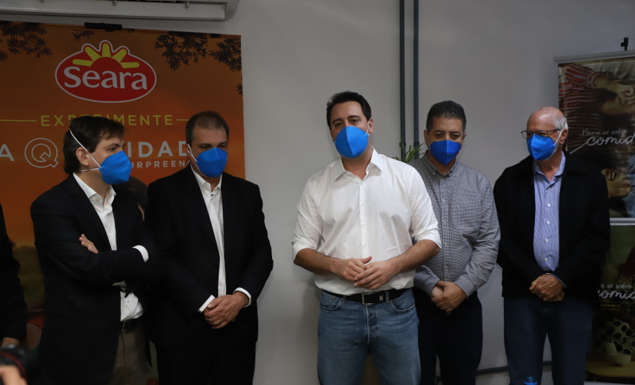 Governador Carlos Massa Ratinho Junior durante visita a JBS  -  Foto: Ari Dias/AEN