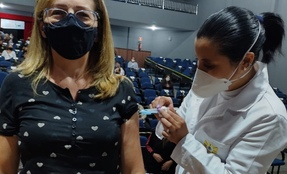 Vacinação de professores. Francisco Beltrão. Foto:SEED