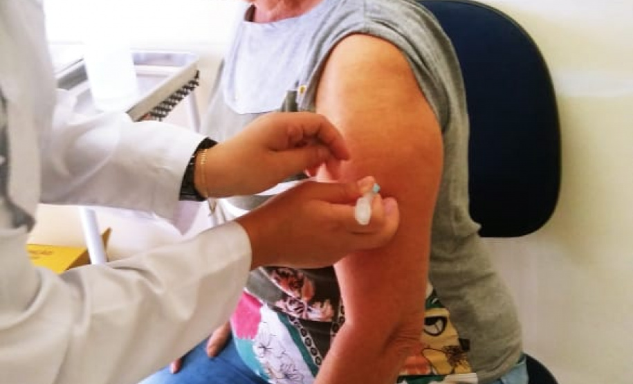 Vacinação de professores.Campo Mourão. Foto:SEED