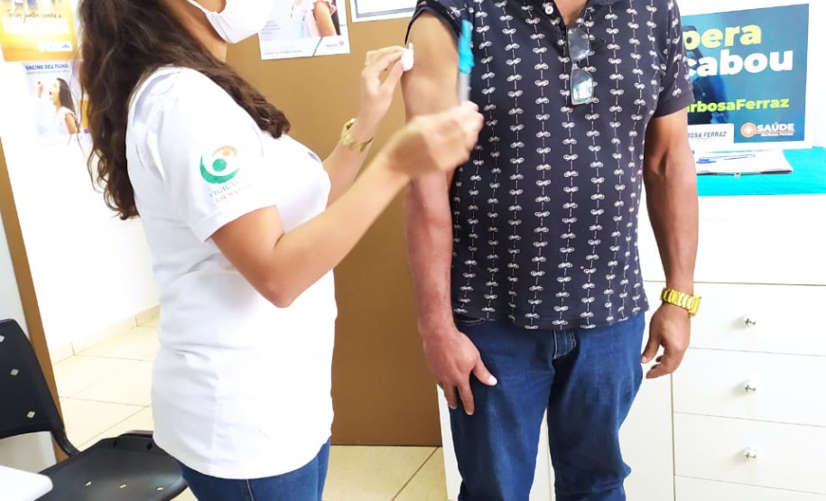 Vacinação de professores. Corumbataí do Sul. Foto:SEED