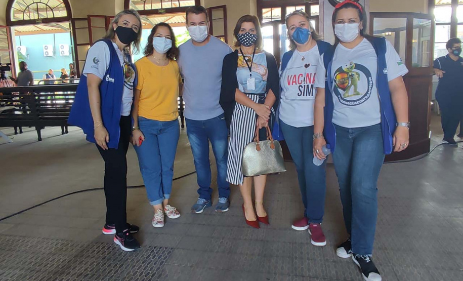 Vacinação de professores. Paranaguá. Foto:SEED