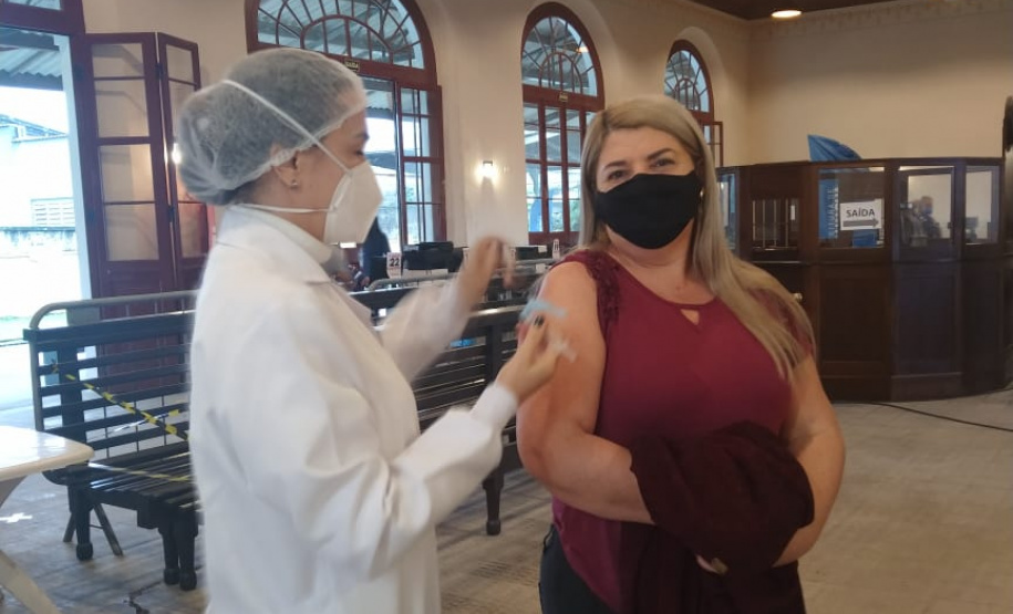 Vacinação de professores. Paranaguá. Foto:SEED