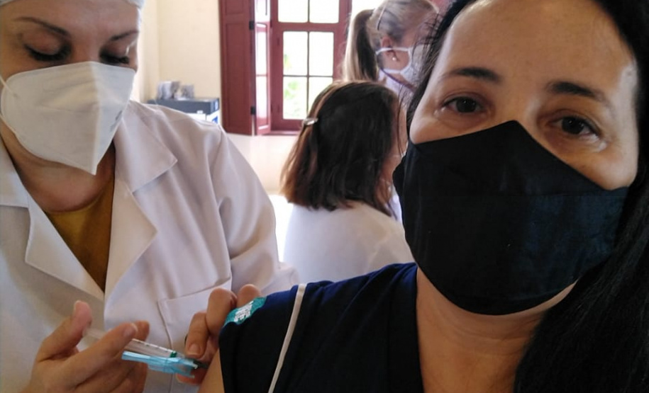 Vacinação de professores. Paranaguá. Foto:SEED