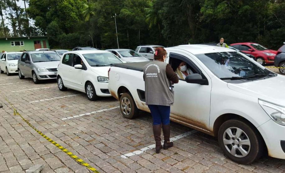Vacinação de professores. Piraquara. Foto:SEED