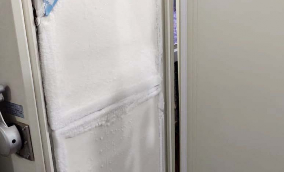 O IDR-Paraná (Instituto de Desenvolvimento Rural do Paraná-IAPAR-EMATER) manifestou interesse em contribuir com a campanha de vacinação contra a Covid-19 no Paraná. A direção do Instituto colocou à disposição da Secretaria Estadual da Saúde (Sesa) três ultrafreezers para o armazenamento de vacinas da Pfizer. Os equipamentos mantêm a temperatura de -80º C, necessária para a conservação da vacina. - Curitiba, 14/05/2021 - Foto: IDR