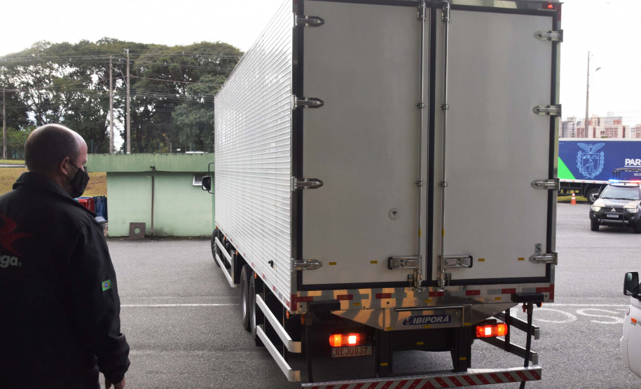 O Paraná recebeu mais 62 mil doses da vacina Coronavac, da parceria entre Sinovac e Instituto Butantan, nesta sexta-feira (14). As doses se referem a uma atualização na 19ª pauta de distribuição de vacinas contra a Covid-19 do Ministério da Saúde.. Foto: Américo Antonio/SESA