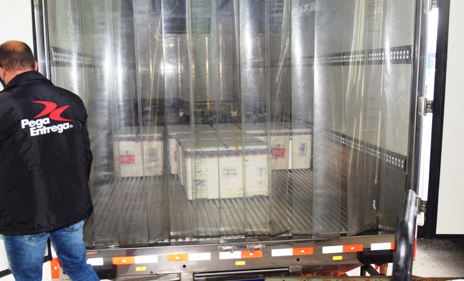 O Paraná recebeu mais 62 mil doses da vacina Coronavac, da parceria entre Sinovac e Instituto Butantan, nesta sexta-feira (14). As doses se referem a uma atualização na 19ª pauta de distribuição de vacinas contra a Covid-19 do Ministério da Saúde. Foto: Américo Antonio/SESA