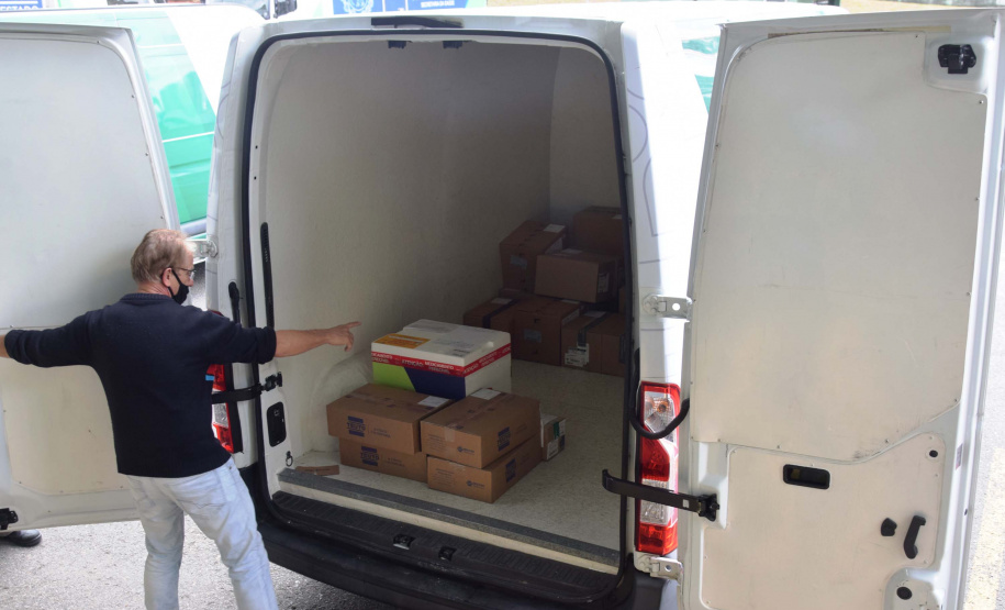 A Secretaria de Estado da Saúde (Sesa) iniciou nesta sexta-feira (14) a distribuição de mais 170.285 medicamentos elencados no chamado “kit de intubação” para pacientes internados com coronavírus. Ao todo 59 hospitais do Plano de Atendimento Covid-19 nas 22 Regionais de Saúde irão receber os medicamentos.Foto: Américo Antonio/SESA