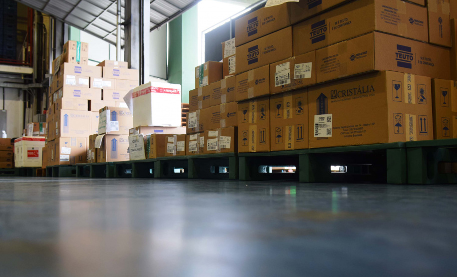 A Secretaria de Estado da Saúde (Sesa) iniciou nesta sexta-feira (14) a distribuição de mais 170.285 medicamentos elencados no chamado “kit de intubação” para pacientes internados com coronavírus. Ao todo 59 hospitais do Plano de Atendimento Covid-19 nas 22 Regionais de Saúde irão receber os medicamentos.Foto: Américo Antonio/SESA