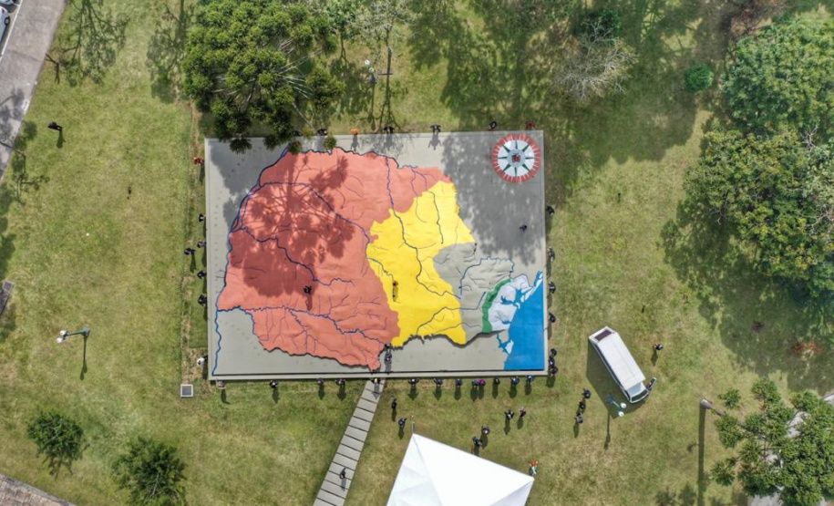 Uma cerimônia no jardim do Palácio Iguaçu, em Curitiba, realizada na manhã deste sábado (15), marcou a abertura oficial da 26ª edição da Marcha para Jesus. Ao lado de pastores de diferentes denominações religiosas da capital, o governador Carlos Massa Ratinho Junior e a primeira-dama Luciana Saito Massa acompanharam a solenidade, além de outras autoridades. O evento faz parte do Calendário Oficial do Estado. - Curitiba, 15/05/2021 - Foto: Alessandro Vieira/AEN