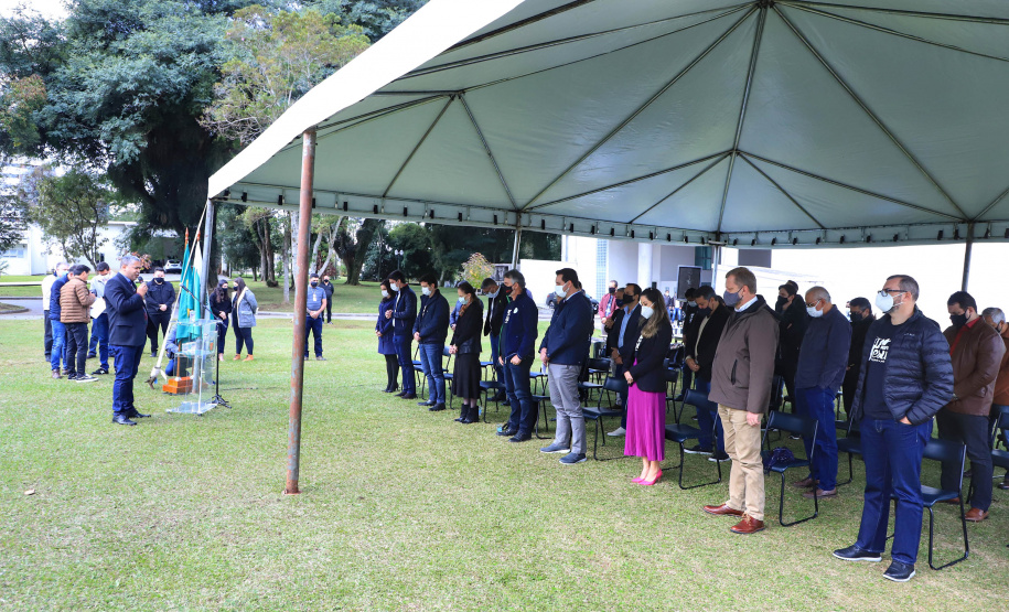 Uma cerimônia no jardim do Palácio Iguaçu, em Curitiba, realizada na manhã deste sábado (15), marcou a abertura oficial da 26ª edição da Marcha para Jesus. Ao lado de pastores de diferentes denominações religiosas da capital, o governador Carlos Massa Ratinho Junior e a primeira-dama Luciana Saito Massa acompanharam a solenidade, além de outras autoridades. O evento faz parte do Calendário Oficial do Estado. - Curitiba, 15/05/2021 - Foto: José Fernando Ogura/AEN