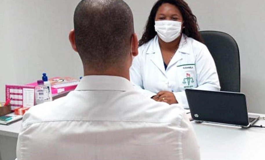 Neste sábado, 15 de maio, comemora-se o dia do Assistente Social, profissional que tem um papel essencial no que tange a integridade física, social, garantia dos direitos e manutenção de vínculos das pessoas