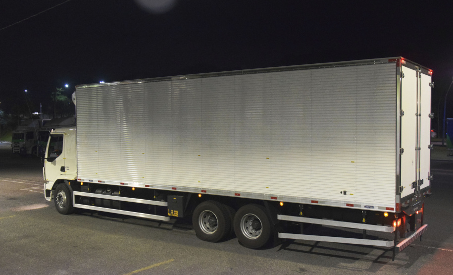 Chegaram ao Paraná, na noite desta segunda-feira (18), 374.100 novas doses do imunizante Covishield, produzido na parceria entre Universidade de Oxford, AstraZeneca e Fundação Oswaldo Cruz (Fiocruz).  -  Curitiba, 17/05/2021  -  Foto: Américo Antonio/SESA