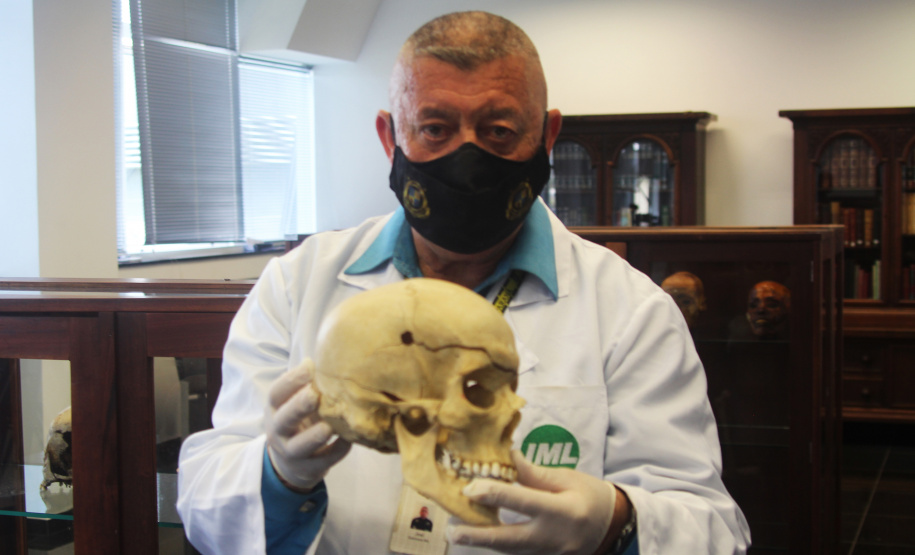 No dia Internacional do Museu (18 de maio), a Secretaria de Estado da Segurança Pública do Paraná (Sesp) destaca um personagem que tem total conexão com o Museu de Ciências Forenses da Polícia Científica do Paraná (PCP), o curador Joel Camargo, responsável por cuidar do acervo e que passou por todas as transformações da instituição e, também, do museu, em mais de 40 anos de trabalho e dedicação