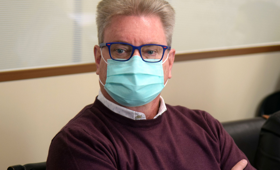 A Secretaria de Estado da Saúde (Sesa) realizou uma reunião com a Associação dos Municípios do Paraná e as 19 associações microrregionais dos municípios nesta terça-feira (18) para apresentar a situação epidemiológica da Covid-19 no Estado.  -  Curitiba, 18/05/2021  -  foto: américo Antonio/SESA