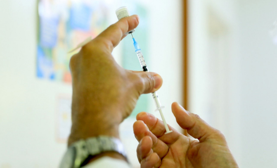 A Secretaria de Estado da Saúde (Sesa) definiu nesta quarta-feira (19) a distribuição do terceiro lote da vacina Pfizer/BioNTech contra a Covid-19 para nove municípios do Paraná. Ao todo 39.780 doses serão encaminhadas nos próximos dias para continuidade do Plano de Vacinação Estadual. - Curitiba, 19/05/2021 - Foto: Aldemir de Moraes e Mileny Melo / Prefeitura Municipal de Maringá