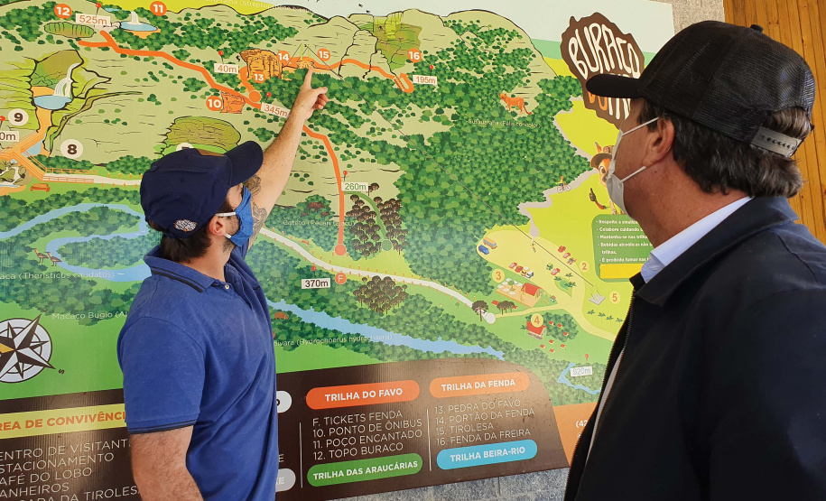 Ainda nesta quarta-feira, o secretário do Desenvolvimento Sustentável e do Turismo conheceu o modelo de administração adotado no Buraco do Padre, também em Ponta Grossa, que teve sua exploração comercial direta autorizada pelo ICMBio, no modelo de Parceria Público Privada (PPP). O atrativo integra o Parque Nacional dos Campos Gerais. , 19/05/2021 - Foto: SEDEST/IAT