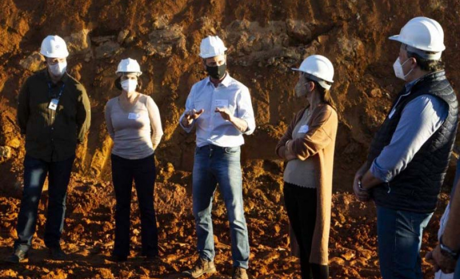 Prefeitos e vereadores de municípios atendidos pelo Sistema de Abastecimento Integrado de Curitiba e Região Metropolitana (SAIC) visitaram nesta semana a obra de construção da Barragem Miringuava, em São José dos Pinhais. Eles foram recebidos por diretores da Sanepar. - Curitiba, 20/05/2021 - Foto: Sanepar