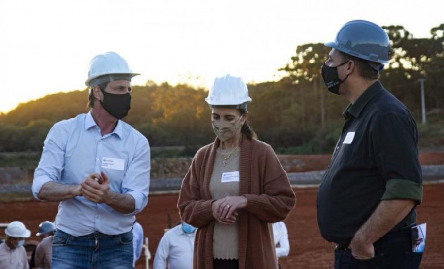 Prefeitos e vereadores de municípios atendidos pelo Sistema de Abastecimento Integrado de Curitiba e Região Metropolitana (SAIC) visitaram nesta semana a obra de construção da Barragem Miringuava, em São José dos Pinhais. Eles foram recebidos por diretores da Sanepar. - Curitiba, 20/05/2021 - Foto: Sanepar