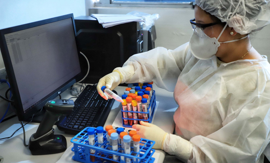Paraná mantém liderança nacional em testagem padrão ouro para detecção da Covid-19. Foto: José Fernando Ogura/AEN