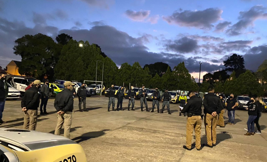 A Ação Integrada de Fiscalização Urbana (AIFU) da Polícia Militar, principal ferramenta aplicada no cumprimento de medidas de fiscalização de estabelecimentos comerciais, intensificou os trabalhos nesta semana para inibir aglomerações de pessoas e outras infrações. Nesta semana, o trabalho resultou em 17 estabelecimentos fechados e 175 autuações administrativas lavradas.  -  Curitiba, 21/05/2021  -  Foto: SESP/PR