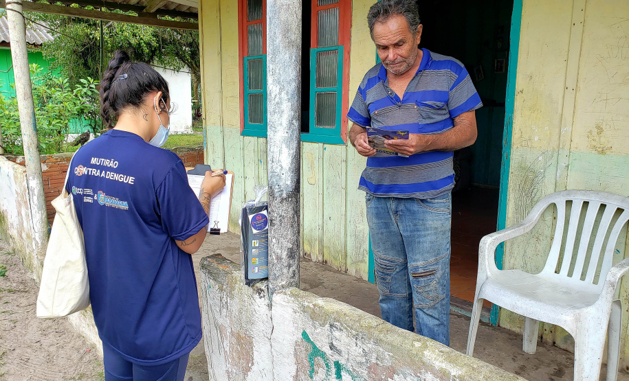 Ações de combate ao mosquito Aedes Aegypti aconteceram em comunidades isoladas do Litoral paranaense, nessa semana. O Mutirão Contra a Dengue, realizado em parceria pela Portos do Paraná e Terminal de Contêineres de Paranaguá (TCP), mobilizou moradores de São Miguel, Ponta do Ubá, Eufrasina, Amparo e Piaçaguera. - Paranaguá, 20/05/2021 - Foto: Claudio Neves/Portos do Paraná