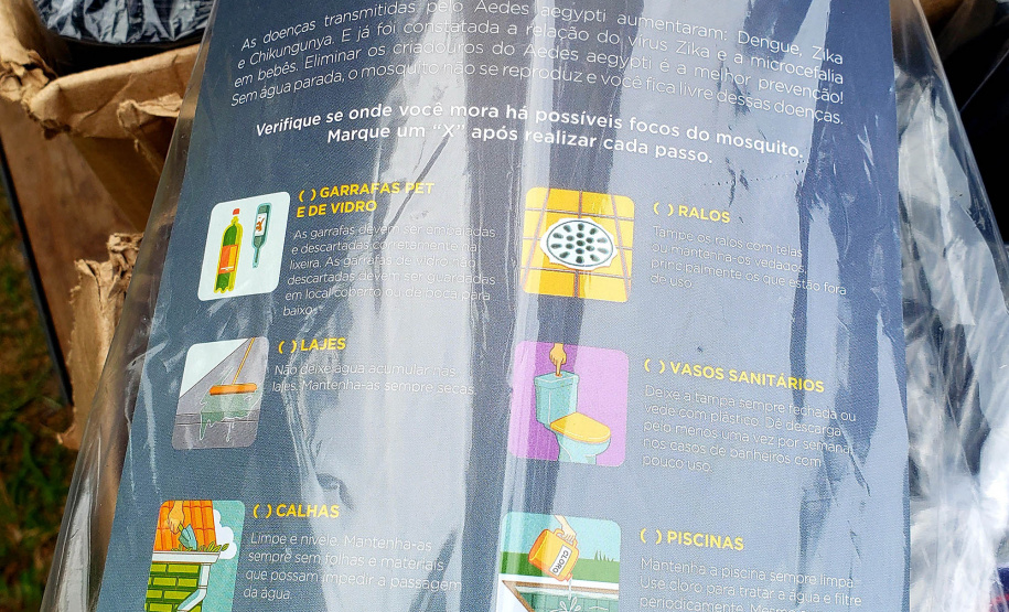 Ações de combate ao mosquito Aedes Aegypti aconteceram em comunidades isoladas do Litoral paranaense, nessa semana. O Mutirão Contra a Dengue, realizado em parceria pela Portos do Paraná e Terminal de Contêineres de Paranaguá (TCP), mobilizou moradores de São Miguel, Ponta do Ubá, Eufrasina, Amparo e Piaçaguera. - Paranaguá, 20/05/2021 - Foto: Claudio Neves/Portos do Paraná