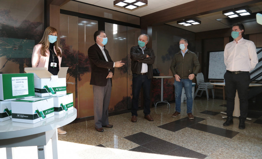 O Complexo Hospitalar do Trabalhador (CHT) irá utilizar mil testes rápidos para diagnóstico da Covid-19 em pacientes e colaboradores nas unidades que compõem o complexo, como o Hospital do Trabalhador, Hospital de Reabilitação, Hospital de Infectologia e Retaguarda Clínica, Hospital da Lapa, e Hospital Regional do Litoral. -  Curitiba, 21/05/2021  -  Foto: Clevis Massolia/CHT