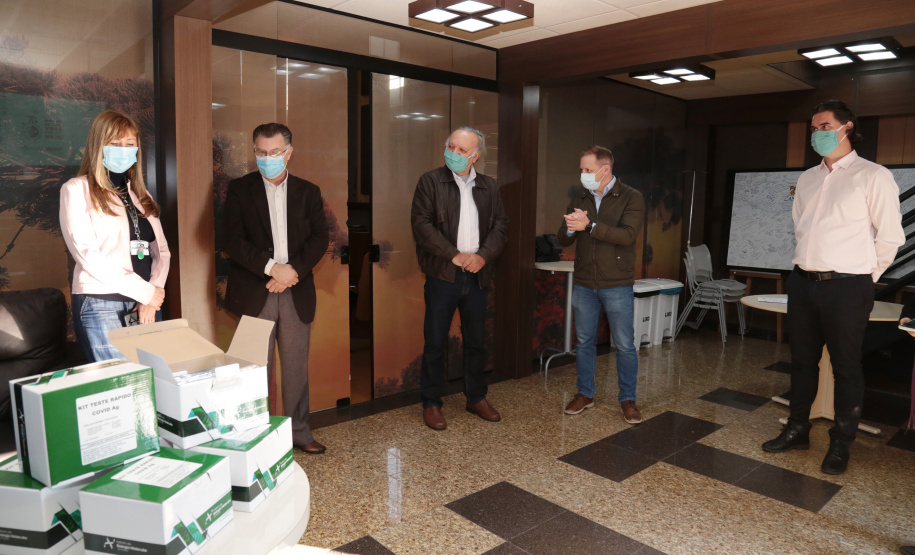 O Complexo Hospitalar do Trabalhador (CHT) irá utilizar mil testes rápidos para diagnóstico da Covid-19 em pacientes e colaboradores nas unidades que compõem o complexo, como o Hospital do Trabalhador, Hospital de Reabilitação, Hospital de Infectologia e Retaguarda Clínica, Hospital da Lapa, e Hospital Regional do Litoral. -  Curitiba, 21/05/2021  -  Foto: Clevis Massolia/CHT